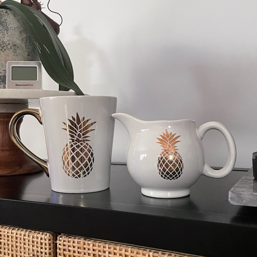 Pineapple mug and cream set